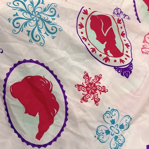 Disney Elsa & Anna Twin bed set - Picture 4 of 4